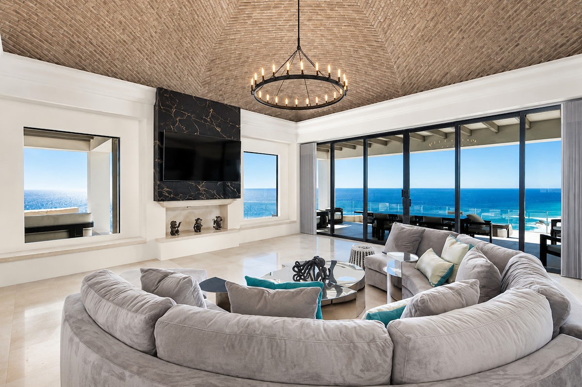 VIP Cliffside Villa Pedregal living room with vaulted brick ceiling and ocean view